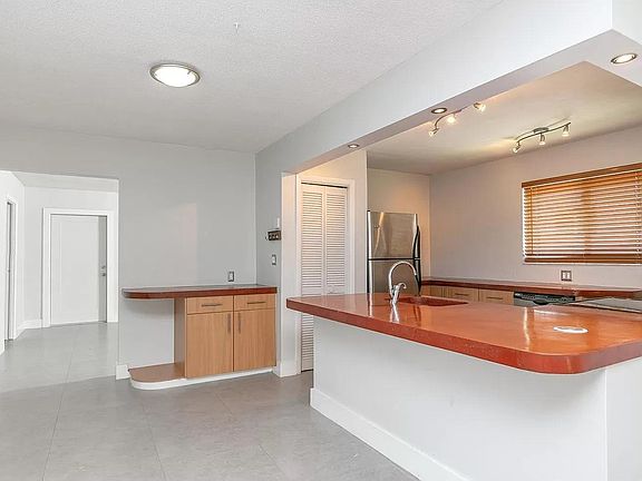 4th image of 7391 S Waterway Dr
