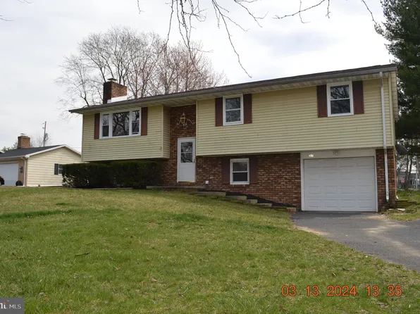 317 Parkway Dr, Littlestown, PA 17340