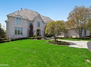 2200 Churchill Cir, Libertyville, IL 60048