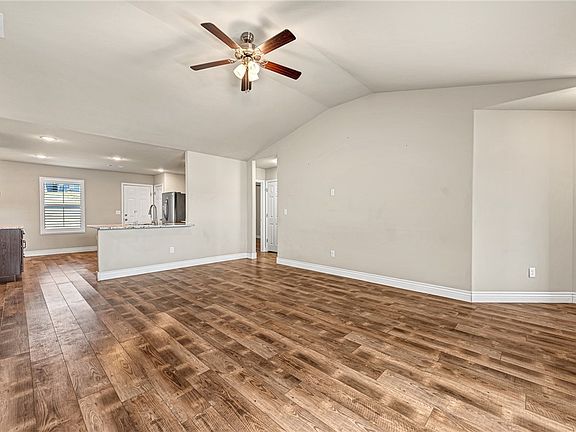 4th image of 130 Worley St