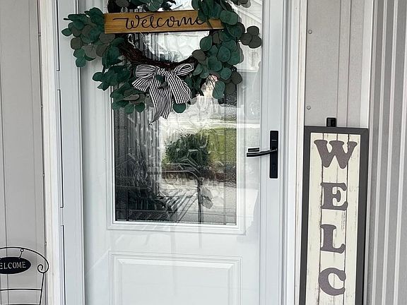 5th image of 321 Hartenstein Rd