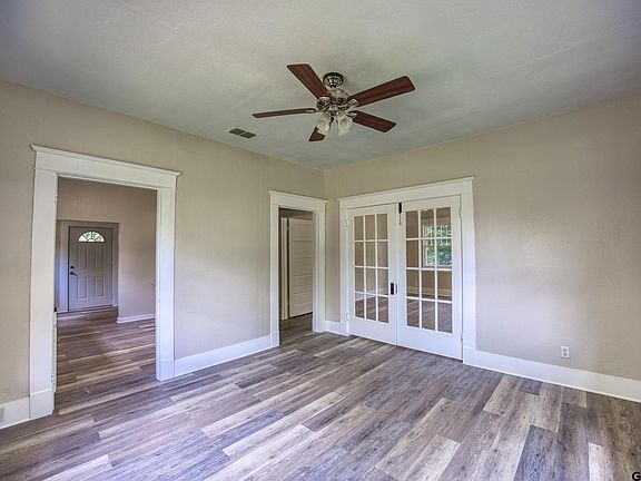 3rd image of 1008 N Link St