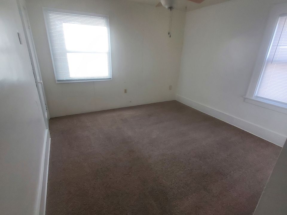 2nd image of 3130 Holmes St #2