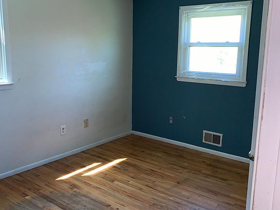 3rd image of 2 N Amundsen Ln