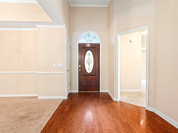 3rd image of 619 Belmonte Dr