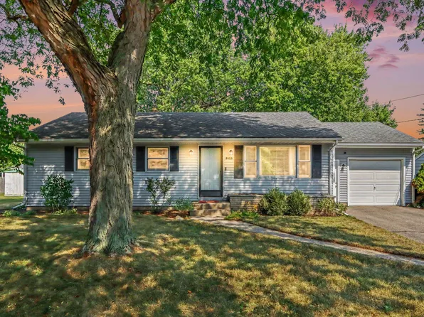 8125 Southfield St, Portage, MI 49002