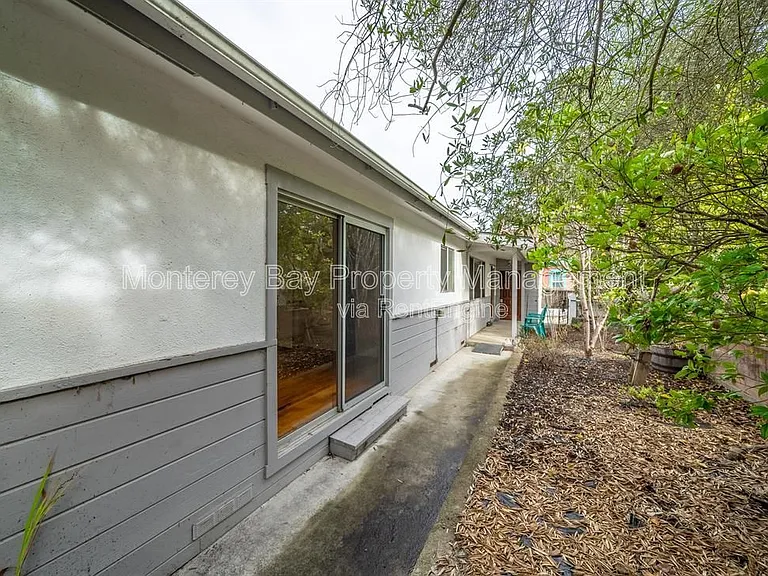 2100 David Ave — Photo 28