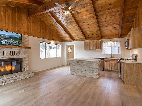 2nd image of 40055 Hillcrest Dr