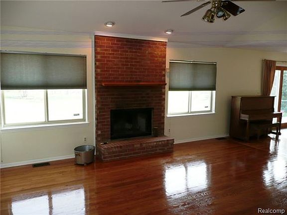 3rd image of 13876 Hearthstone Ln