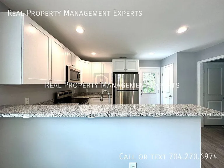 310 Glenn Ave — Photo 3