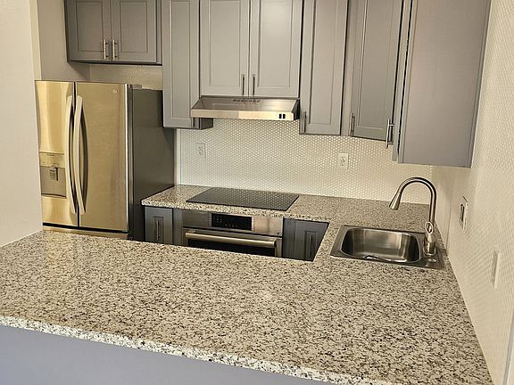 2nd image of 350 Aoloa St APT B113