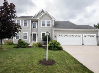 1531 Highlandview Dr, West Bend, WI 53095