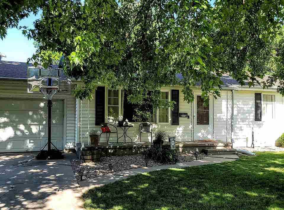 1st image of 3912 Linden Dr