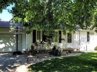 3912 Linden Dr, Kearney, NE 68847