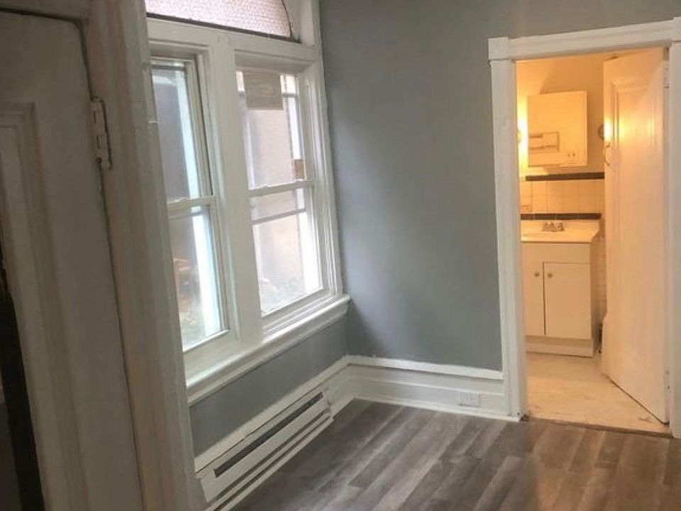 2nd image of 1111 W Lehigh Ave #1A
