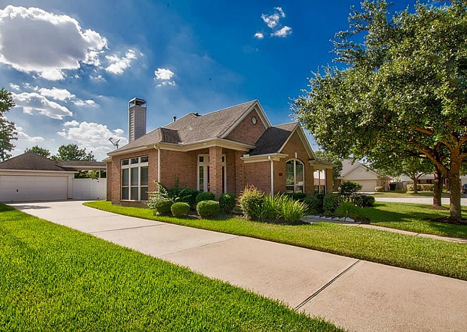 1st image of 18435 Huron Park Trl