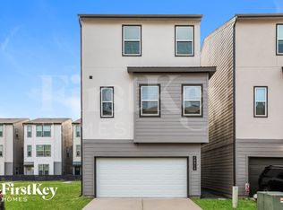 18519 Centro Row, Shenandoah, TX 77385