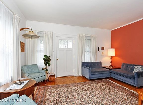 3rd image of 21 N Poplar Pl