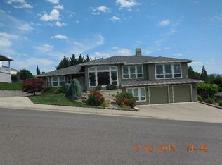 1570 Upland Pl, Medford, OR 97504
