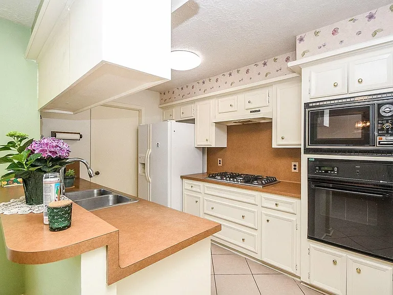 4902 Rainwater Dr — Photo 14