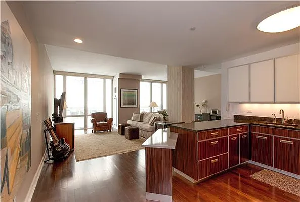 Sold by R New York | media 16