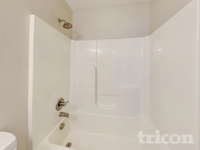 1616 Broad Cir — Photo 15