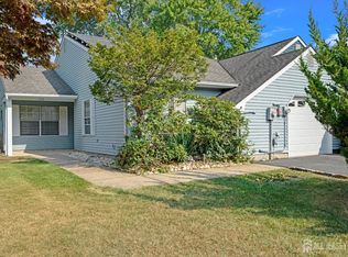 137 Woodbury Rd, Edison, NJ 08820