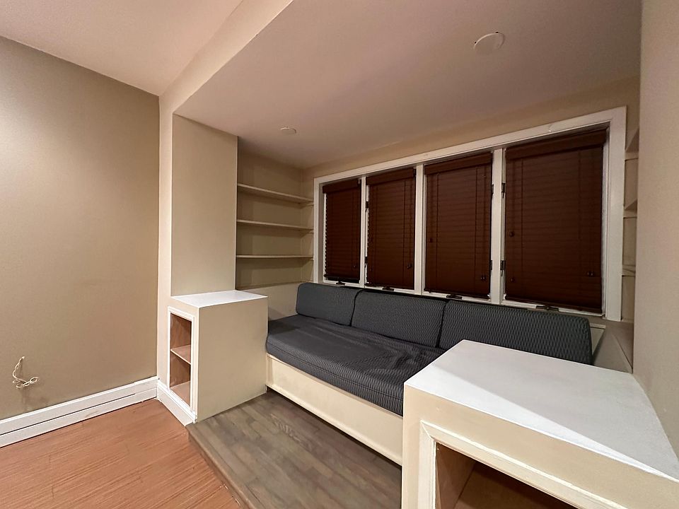 2nd image of 2039 Hobart Ave #B