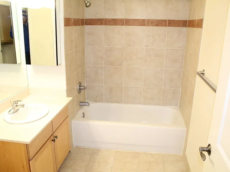 610 Newark St #6B — Photo 13