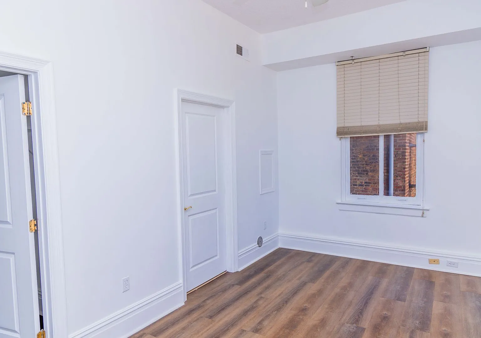 Just Steps from VCU Medical Center & State Capital- Luxury Two Bedroom — Photo 4