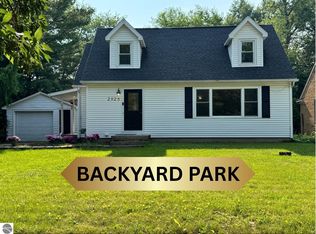 2925 Dartmouth Dr, Midland, MI