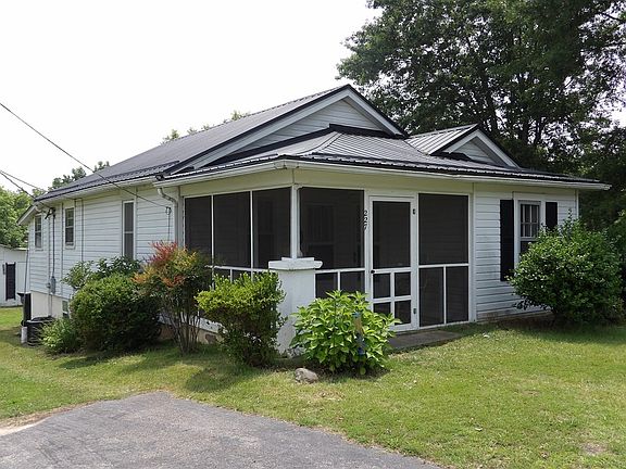 3rd image of 227 Eastwood Dr