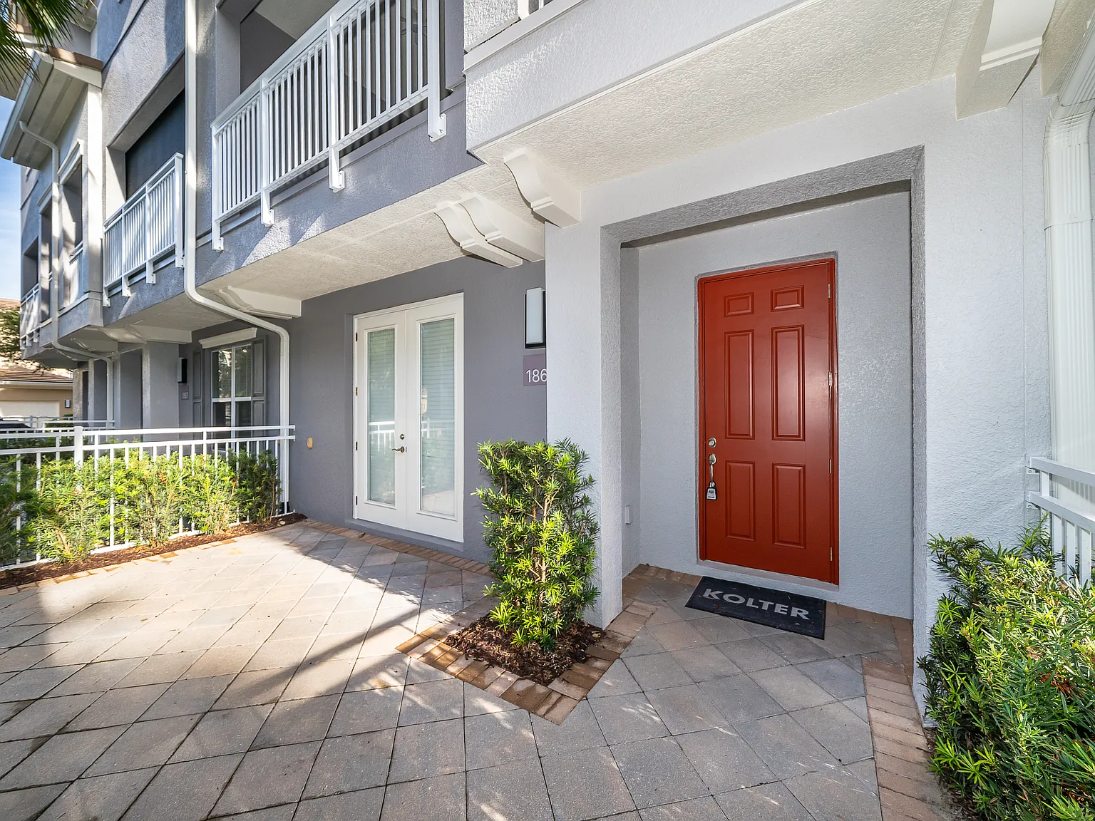 3 bed, 3.5 bath, 2187 sqft, $3,000 — Photo 2