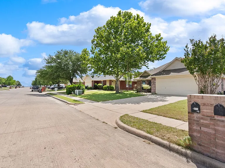 2809 Mitchell Ln — Photo 26