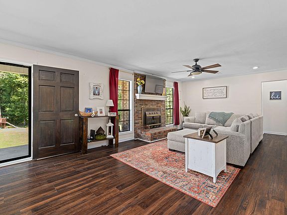 5th image of 14 Shady Wood Ln