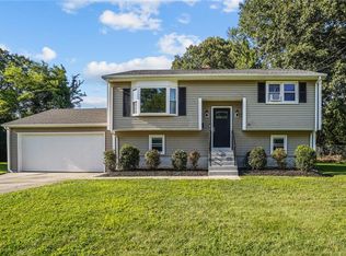 31 Gladstone St, Smithfield, RI 02917