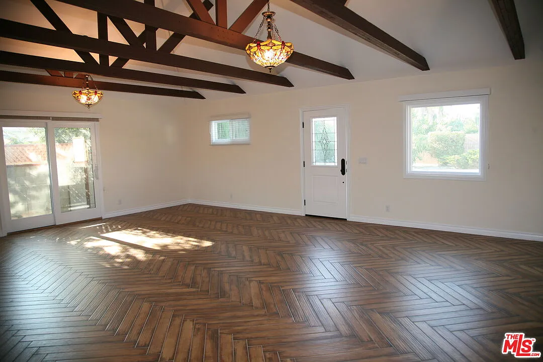 Studio, 1.0 bath, 739 sqft, $2,500 — Photo 2