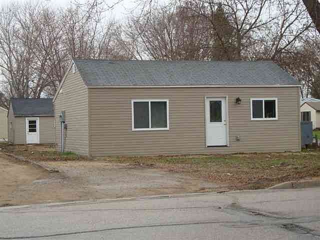 1st image of 1317 Lakeland Dr NE