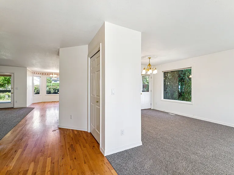 24963 Fox Ridge Dr — Photo 31