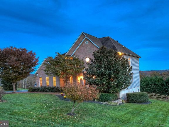 4th image of 106 Graystone Farm Rd