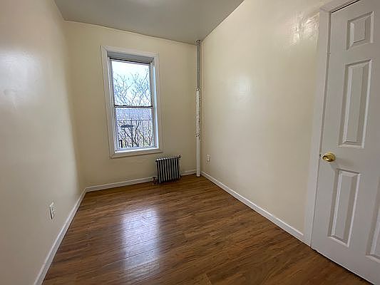 5th image of 257 Saratoga Ave APT 3A