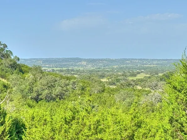 13 N Spies Ridge Dr, Fredericksburg, TX 78624