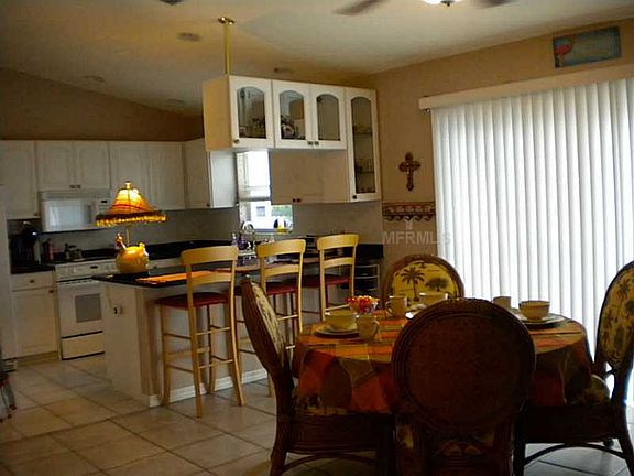 4th image of 10642 Lake Vista Dr