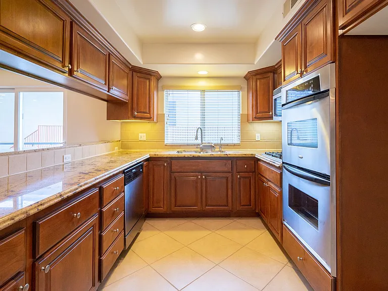 8610 Chalmers Dr — Photo 1