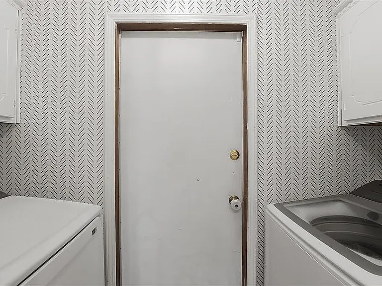10316 Glascow Dr — Photo 24