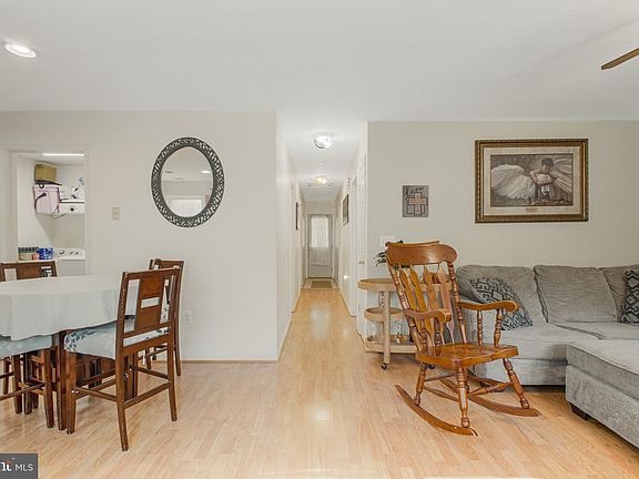 5th image of 213 12th St