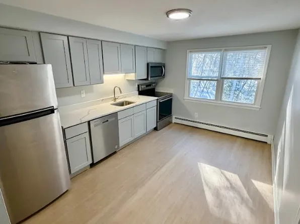77-79 Sterling Pl #3R, West Boylston, MA 01583