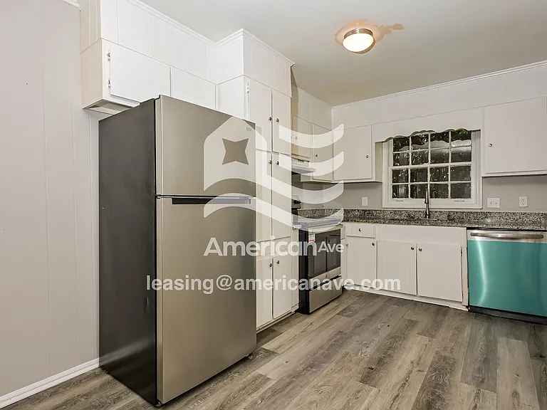 1544681_006_kitchen_6.jpg