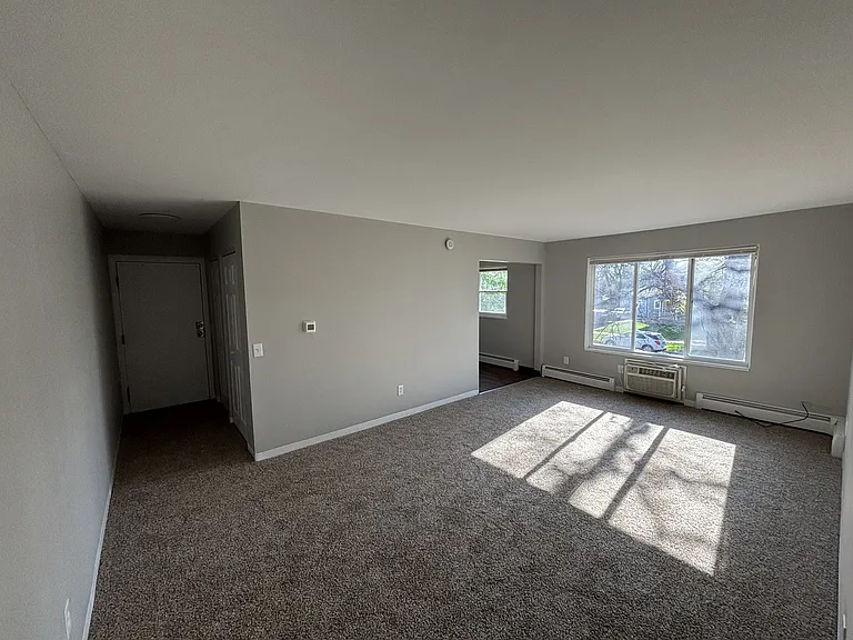 2680 Woodward Ave SW — Photo 2