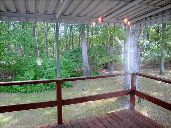 5th image of 90 Monterey Dr